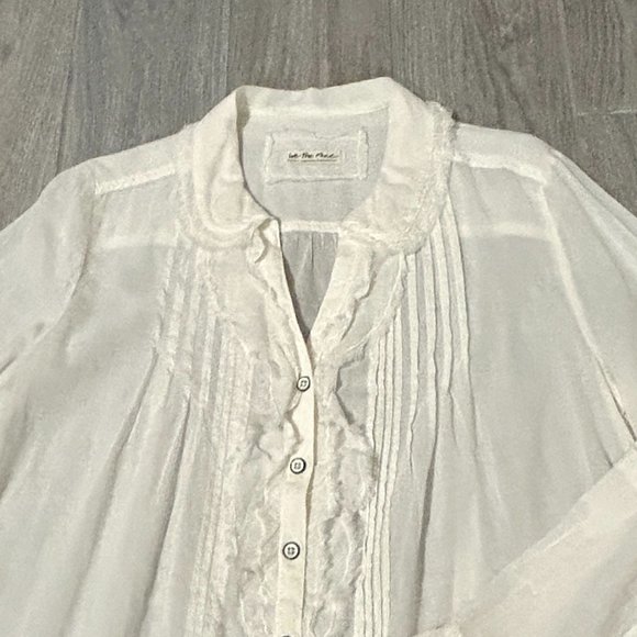 LIKE NEW! Women's We the Free White Pleated/Ruffled Blouse - XS - Picture 3 of 13